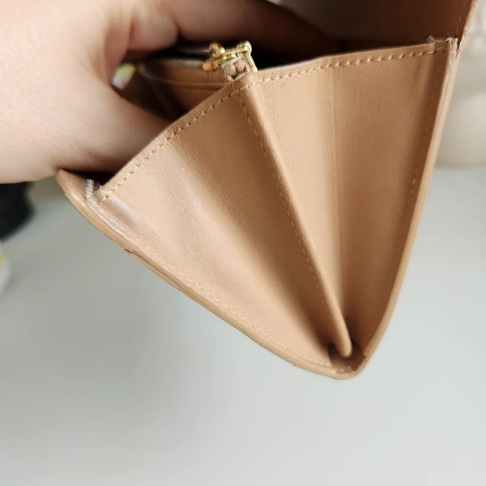 Louis Vuitton Tan Wallet- need one with the wristlet so used 1x 🙌includes LV bag - Picture 11 of 14